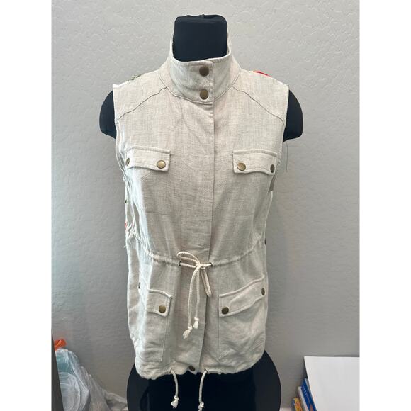 ENTRO | Beige Linen Blend Eyelet Lace Floral Back Lightweight Vest | Medium - Picture 2 of 9